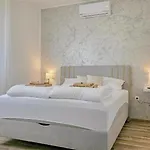 Joy - A Relaxing Getaway בית נופש Babici