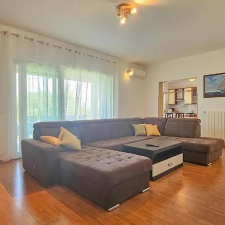 Joy - A Relaxing Getaway *